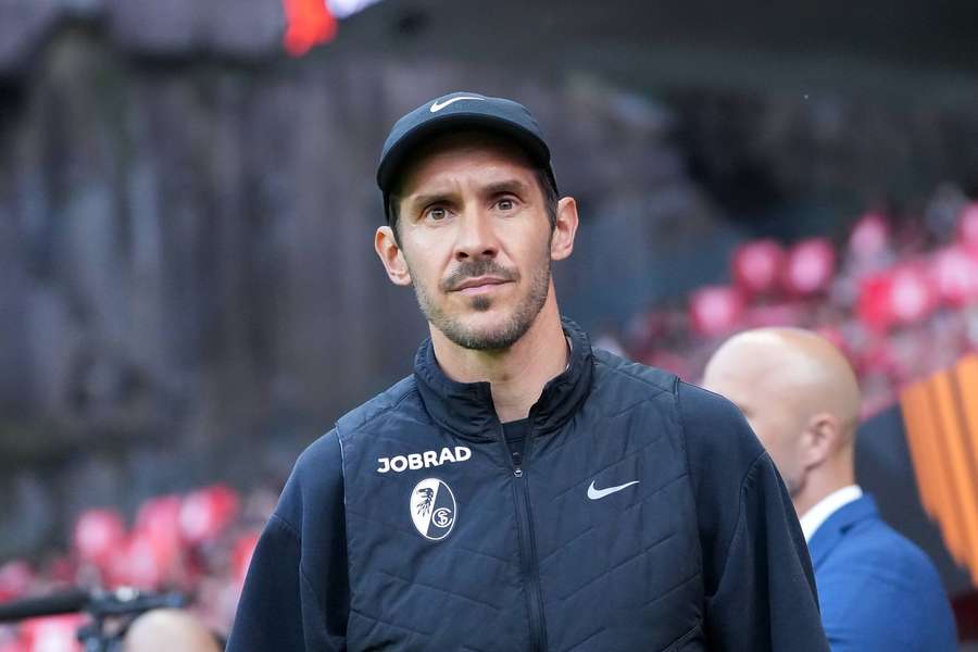 Julian Schuster, treinador do Friburgo, no Municipal de Braga