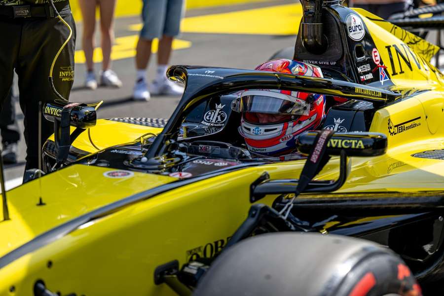 Staněk vyhrál kvalifikaci.