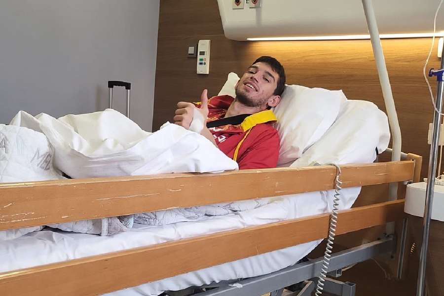 Quique Llopis ya tiene el alta médica tras su grave caída en la final del Europeo