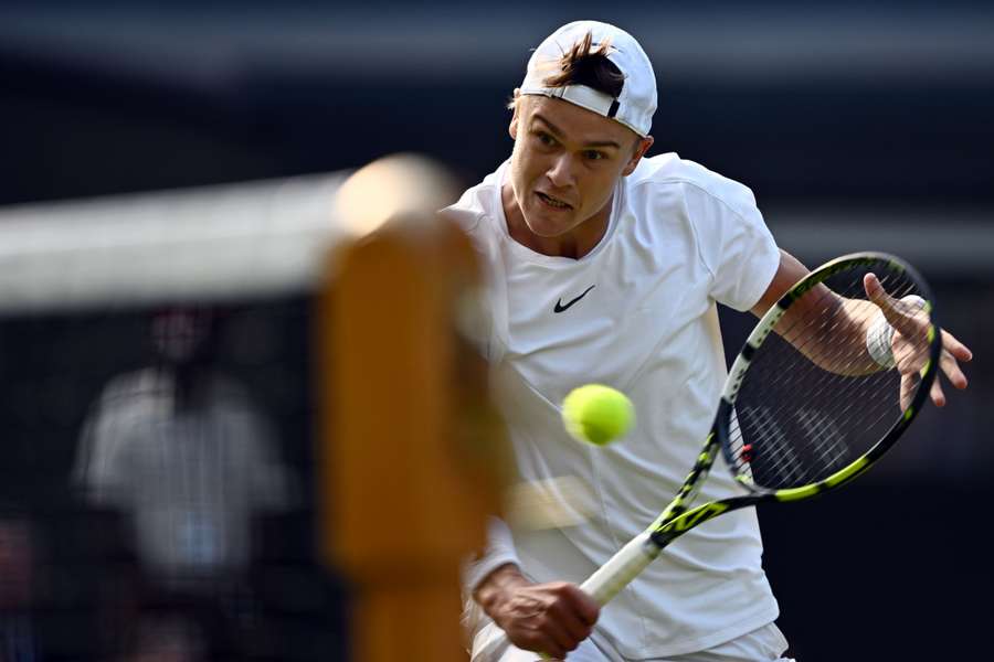 Holger Rune não foi páreo para Carlos Alcaraz em Wimbledon Holger Rune não foi páreo para Carlos Alcaraz em Wimbledon
