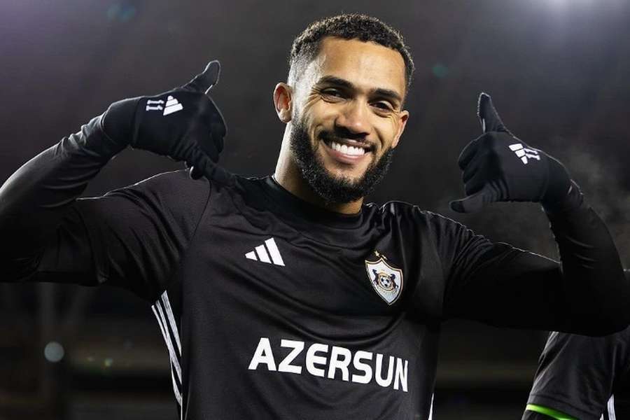 Juninho, avançado brasileiro do Qarabag