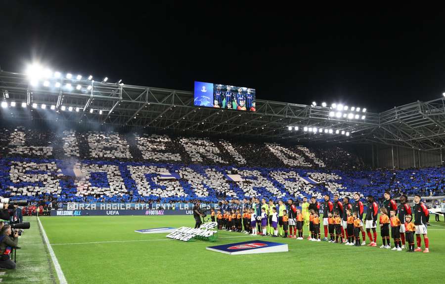 La bellissima coreografia dei tifosi dell'Atalanta