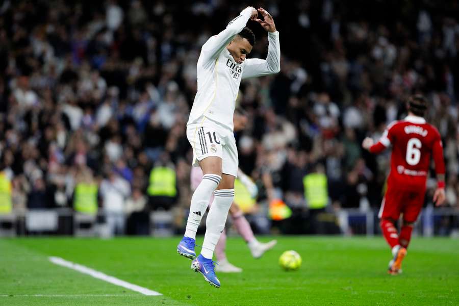 Kylian Mbappé vyrovnal rekord Cristiana Ronalda. Kylian Mbappé vyrovnal rekord Cristiana Ronalda.