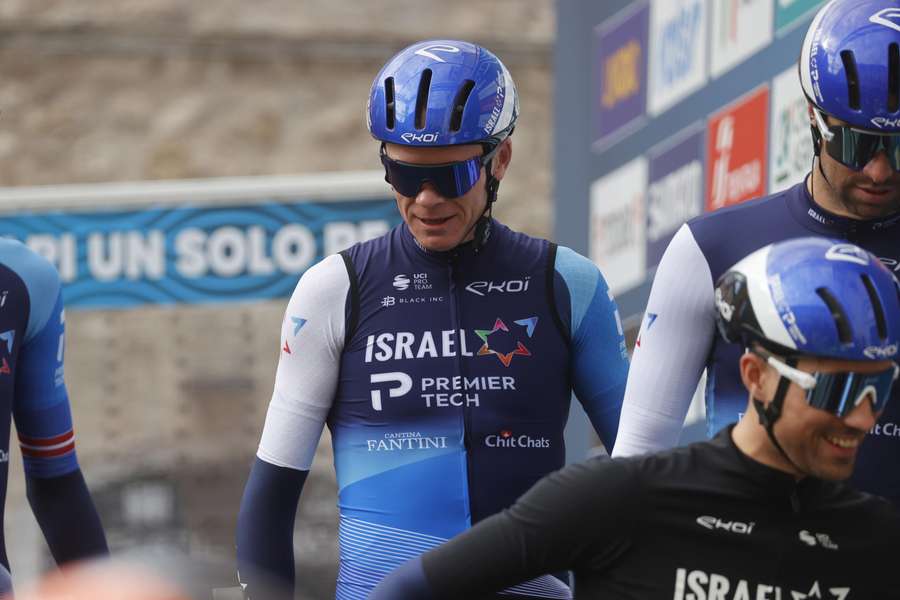 Chris Froome verlaat de wielerkoers Tirreno-Adriatico