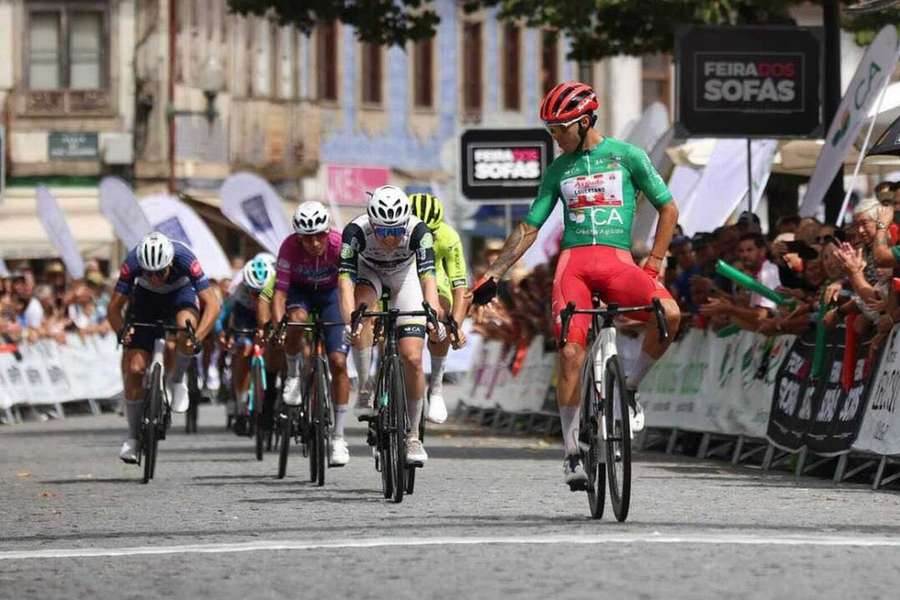Nicolas Tivani festeja