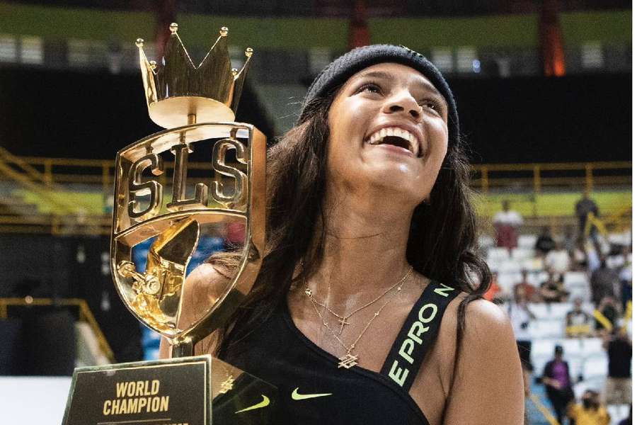 Rayssa Leal ganha mais uma etapa do mundial de skate