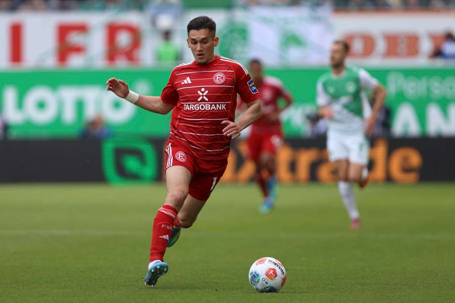 Sotiris Alexandropoulos fez 21 jogos pelo Fortuna Dusseldorf na última época Sotiris Alexandropoulos fez 21 jogos pelo Fortuna Dusseldorf na última época