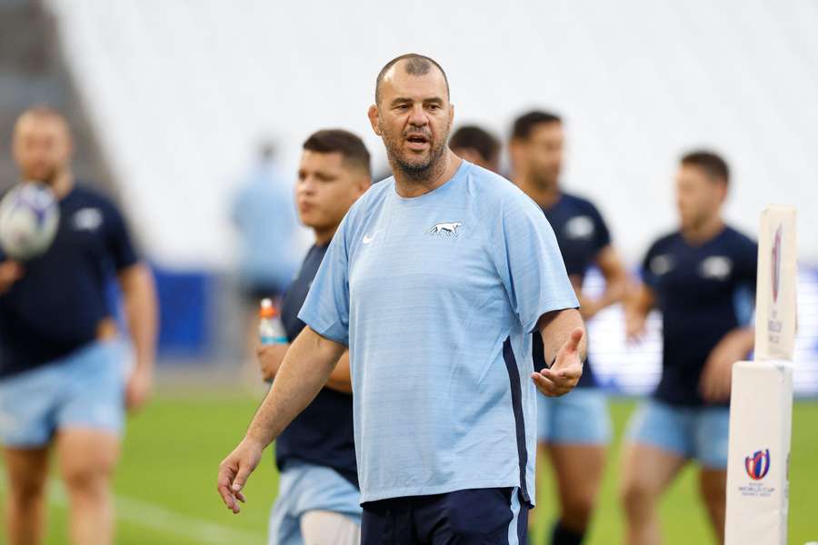 Michael Cheika in training with his Argentina charges