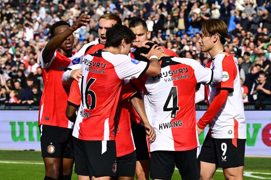 Feyenoord viert de 2-0 tegen FC Twente