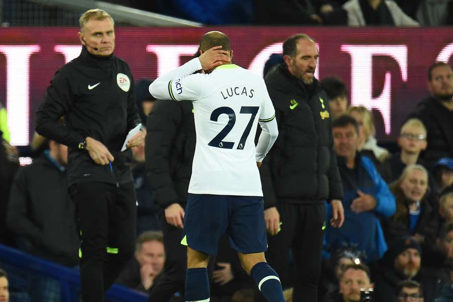 Lucas Moura saw red two minutes from time to level the numbers before Keane's thunderbolt salvaged a vital point for Everton