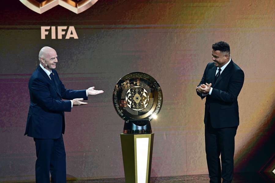 Gianni Infantino e Ronaldo