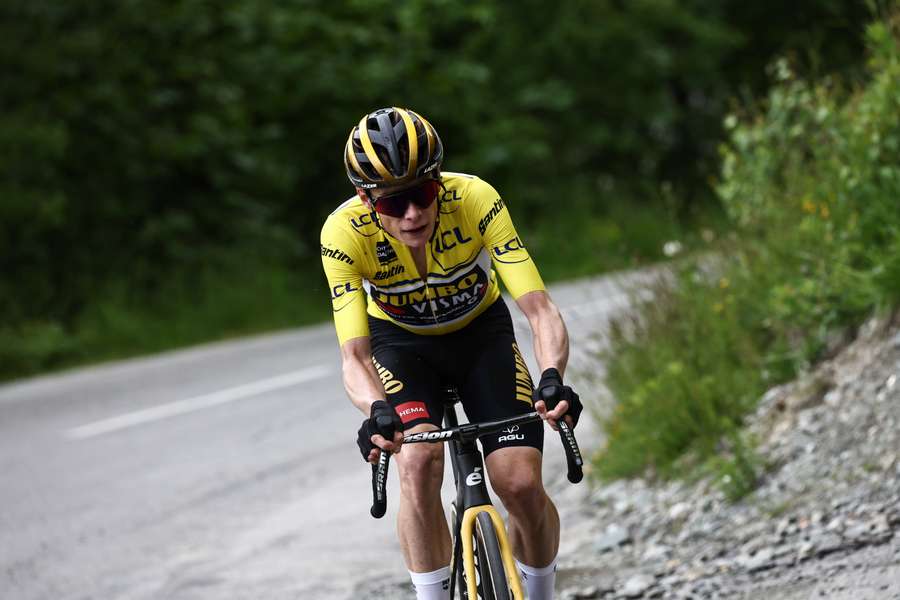 Jonas Vingegaard monumental na Croix de Fer