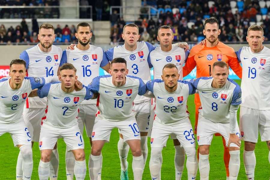Um golo de Duric deixa a Eslováquia muito perto da fase final do Euro