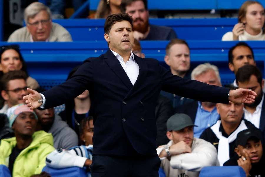 Chelsea's Argentinian head coach Mauricio Pochettino gestures on the touchline