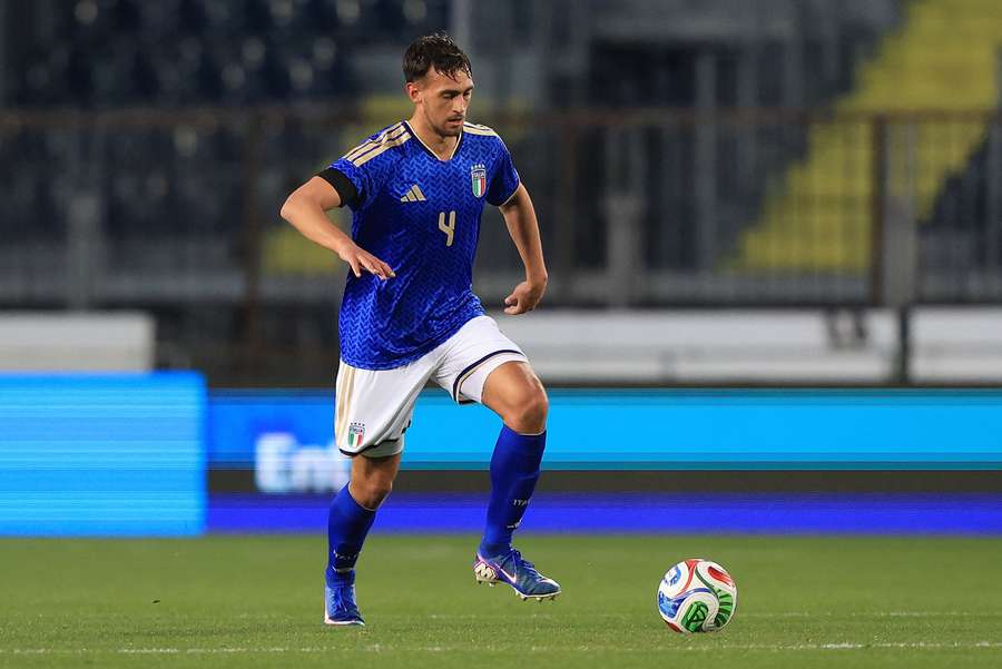 Fabio Chiarodia in action for the Italian under-21 team