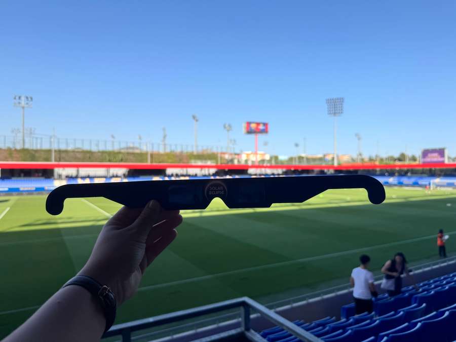 Les lunettes données par le Barça à l'entrée du stade Les lunettes données par le Barça à l'entrée du stade