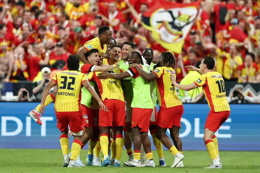 Lens celebrate against Nice