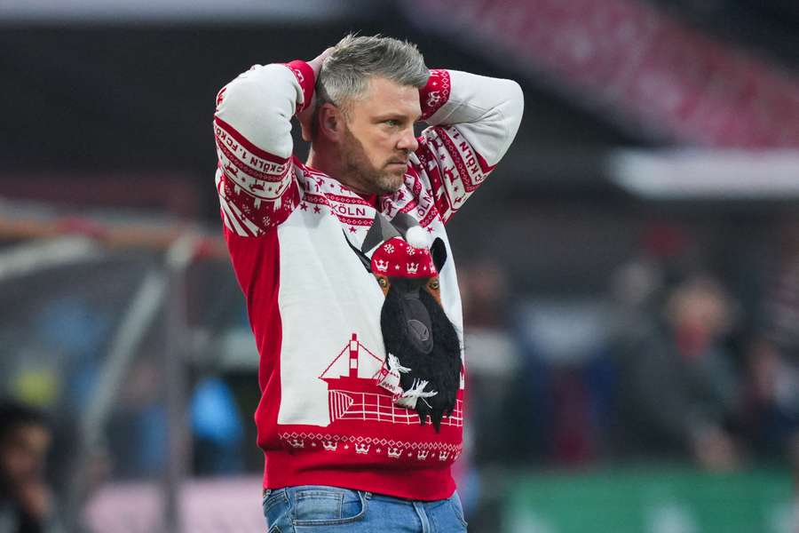 Kölns Trainer Kwasniok hat sich im FC-Fanshop bedient Kölns Trainer Kwasniok hat sich im FC-Fanshop bedient