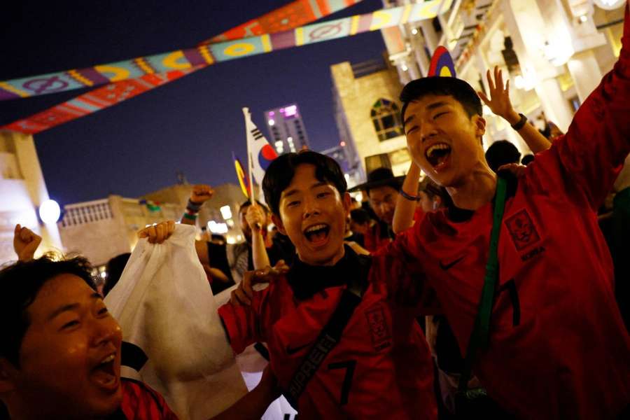 South Korea managed a late surprise victory against Portugal to progress to the next round