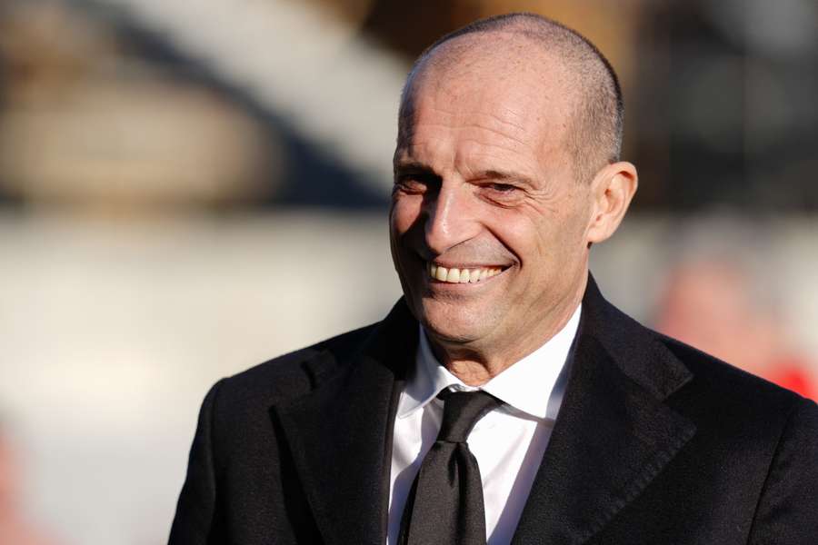 Allegri na lavičke AC Miláno.