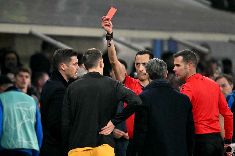 Der Platzverweis gegen Schlotterbeck sorgt für Rätselraten