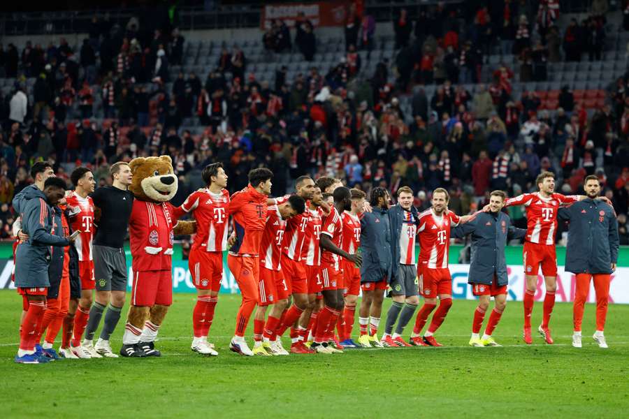 Bayern cieszy się z awansu do półfinału.