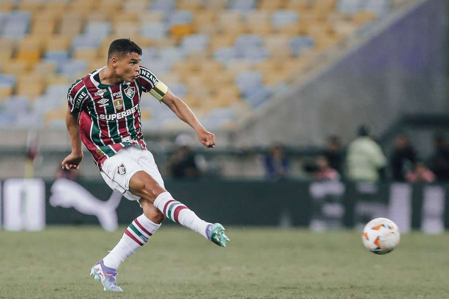 Thiago Silva sentiu no fim do primeiro tempo