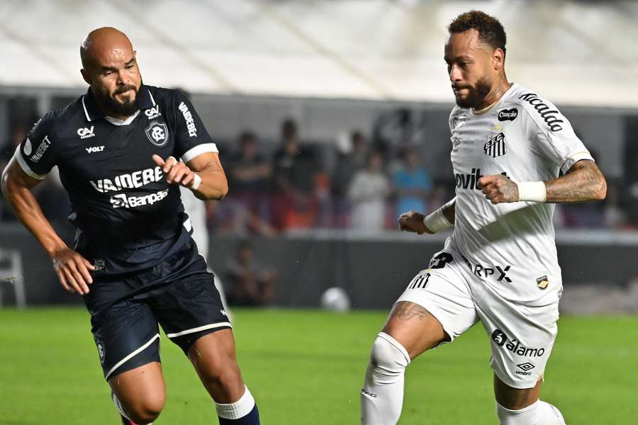 Neymar viajará a Belém e deve jogar pela Copa do Brasil Neymar viajará a Belém e deve jogar pela Copa do Brasil