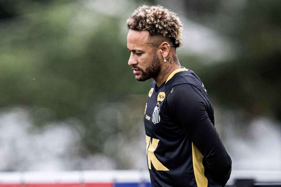 O joelho do camisa 10 não estava legal O joelho do camisa 10 não estava legal