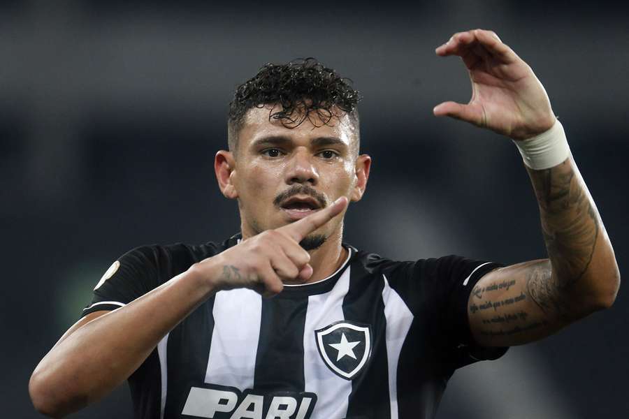 Tiquinho Soares seguirá sua carreira no Santos