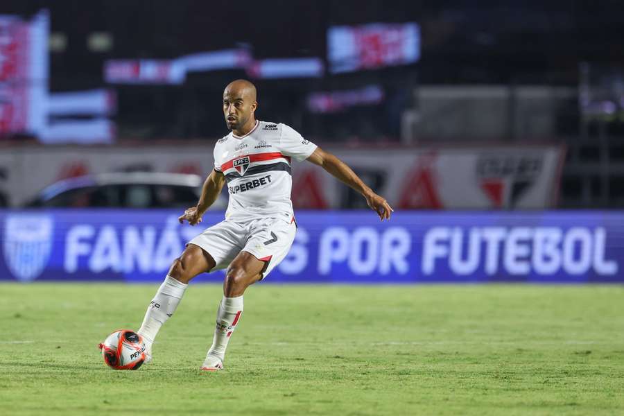 Lucas Moura ao serviço do São Paulo