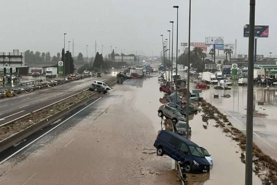 Temporal tem assolado a região de Valência