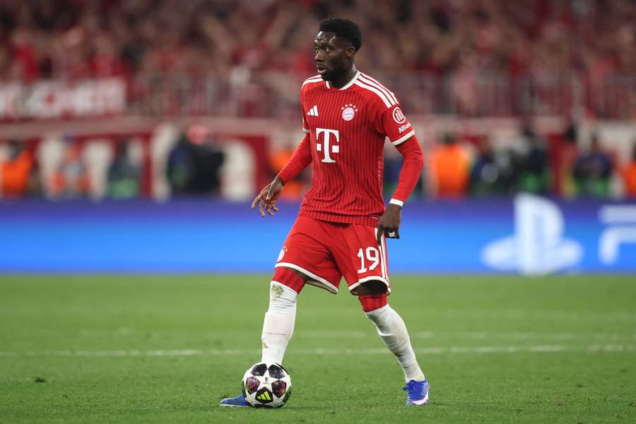 Alphonso Davies face au PSG le 6 mai.