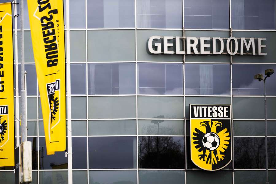 Vitesse moet op zoek naar een nieuwe overnamekandidaat