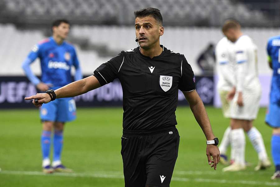 UEFA nomeia Carlos del Cerro Grande para a partida entre o SC Braga e a Fiorentina