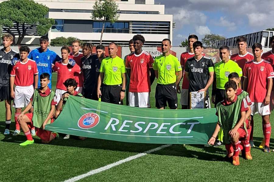 Campeão Benfica perde com Juventus (3-2) e é eliminado da Youth League