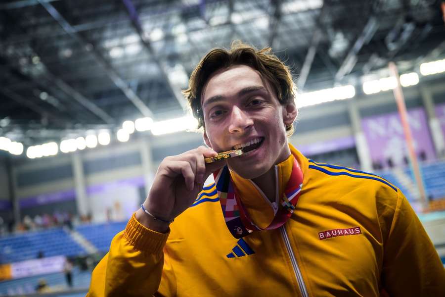 Armand Duplantis with his third world indoor gold medal.