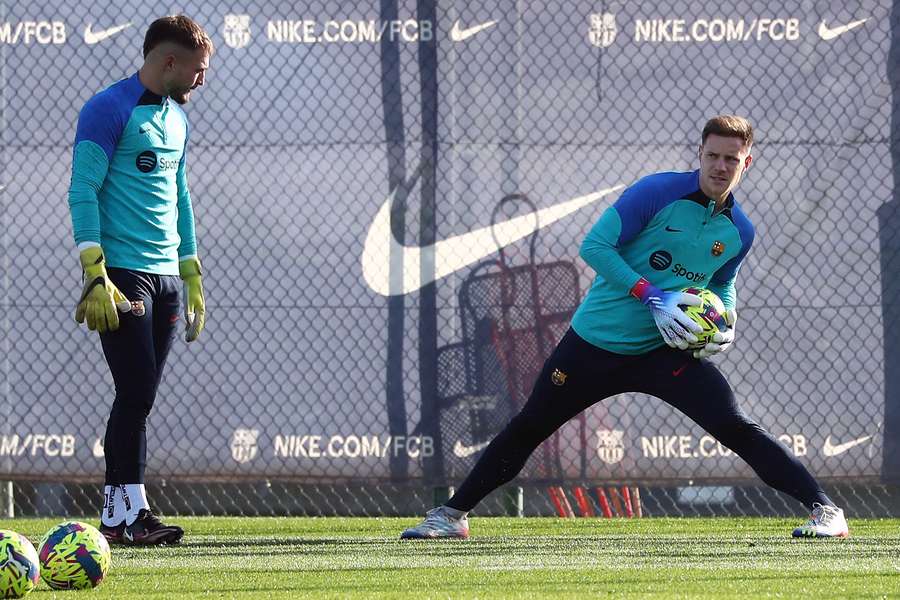 Ter Stegen e Iñaki Peña durante un entrenamiento