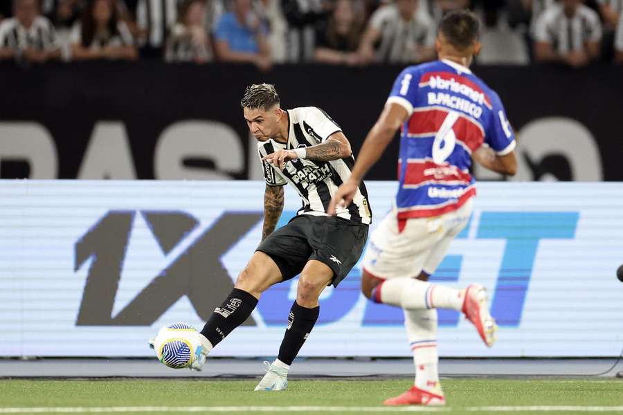 O Botafogo teve mais a posse durante todo o jogo