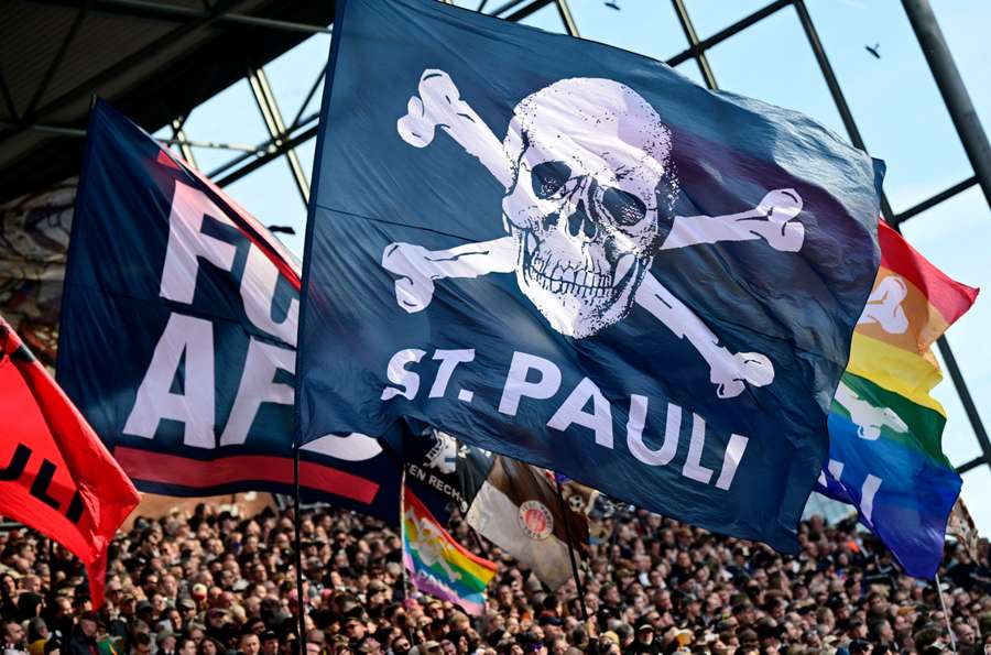 St. Pauli ist akut vom Abstieg bedroht