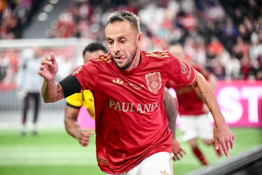 El brasileño Rafinha, en el partido de homenaje a la memoria de Franz Beckenbauer