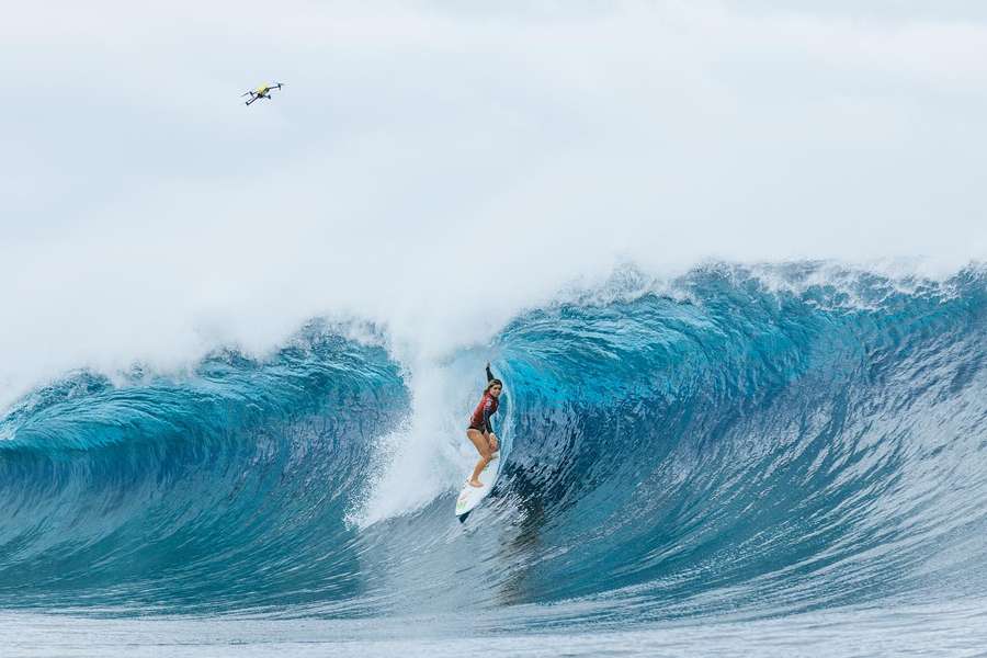 Marks, de 21 anos, sucede à australiana Stephanie Gilmore