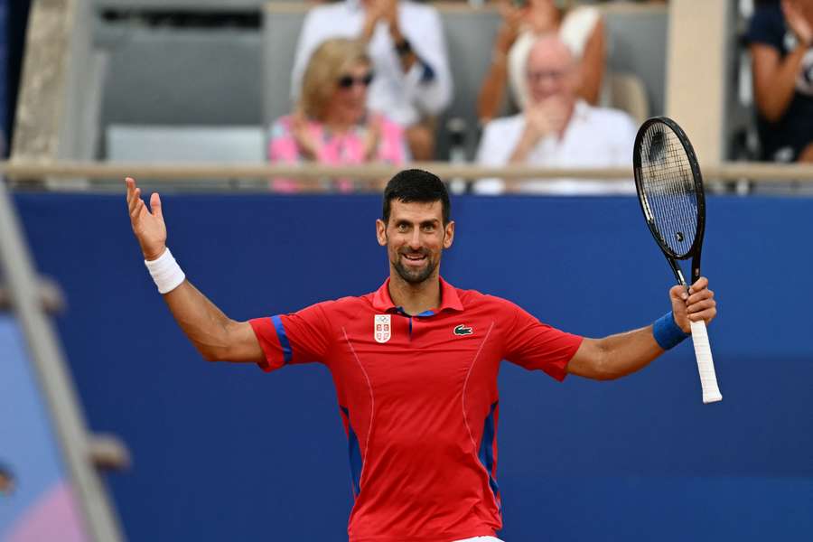 Novak Djokovič pokračuje v cestě olympijským turnajem v Paříži.