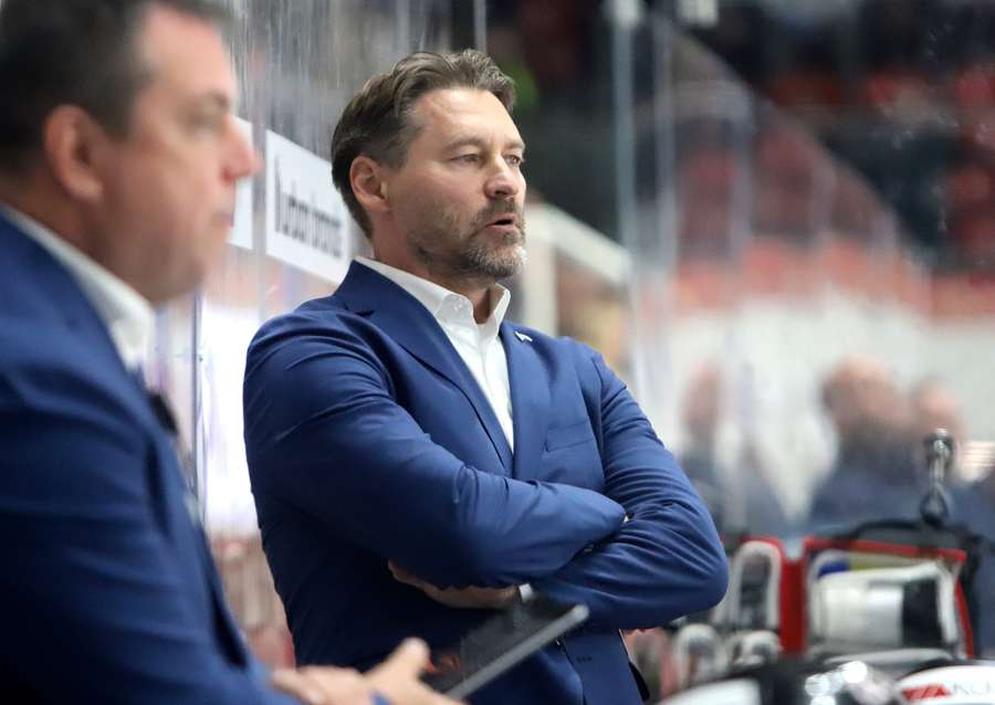 Országh je dočasne povereným trénerom reprezentácie. Országh je dočasne povereným trénerom reprezentácie.