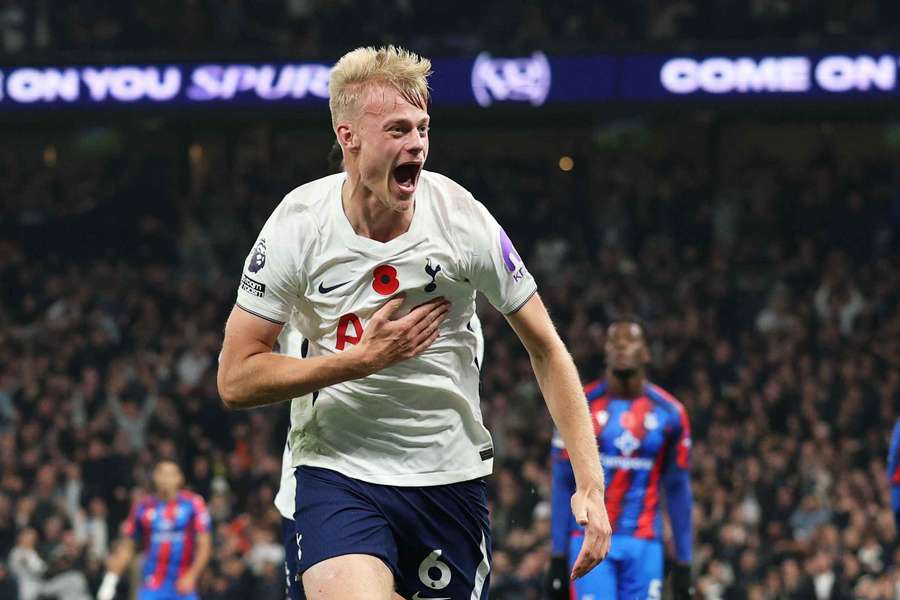 Tottenham enchaîne en enfonçant Crystal Palace à domicile