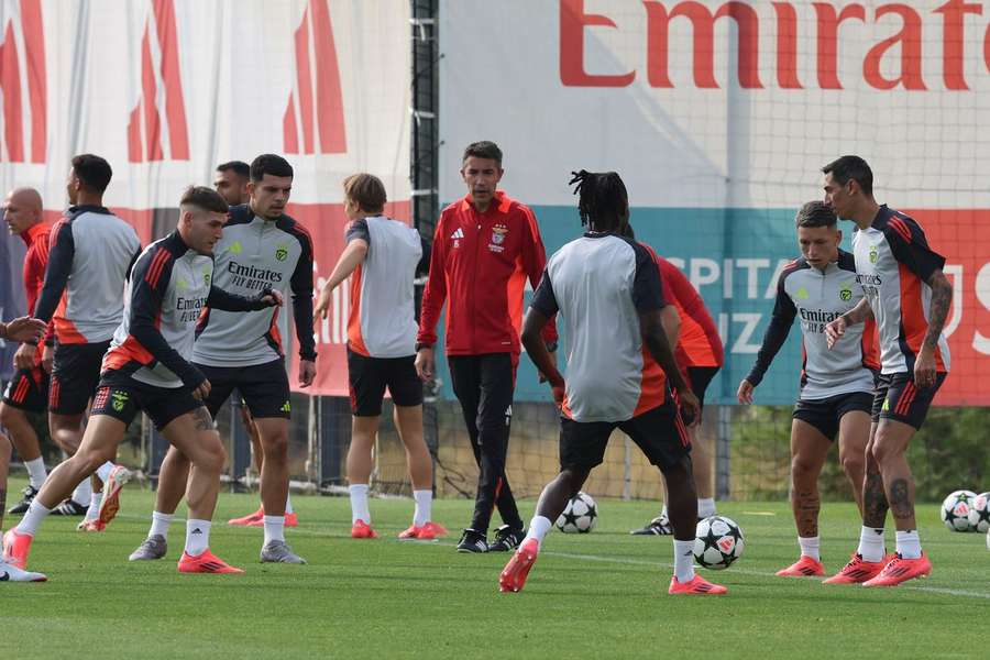 Bruno Lage orienta treino do Benfica