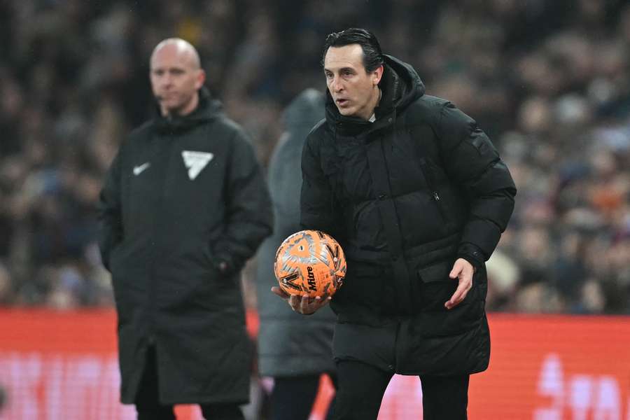 Unai Emery é o treinador do Aston Villa