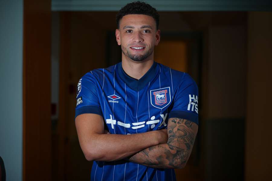 Obrońca Atalanty Godfrey przechodzi badania medyczne w Ipswich