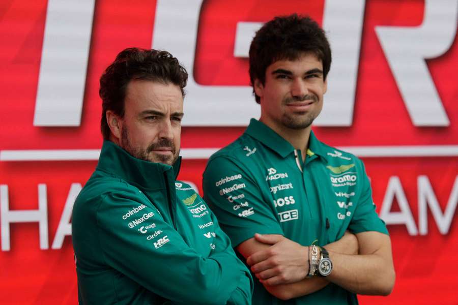 Lance Stroll (D), junto a Fernando Alonso Lance Stroll (D), junto a Fernando Alonso