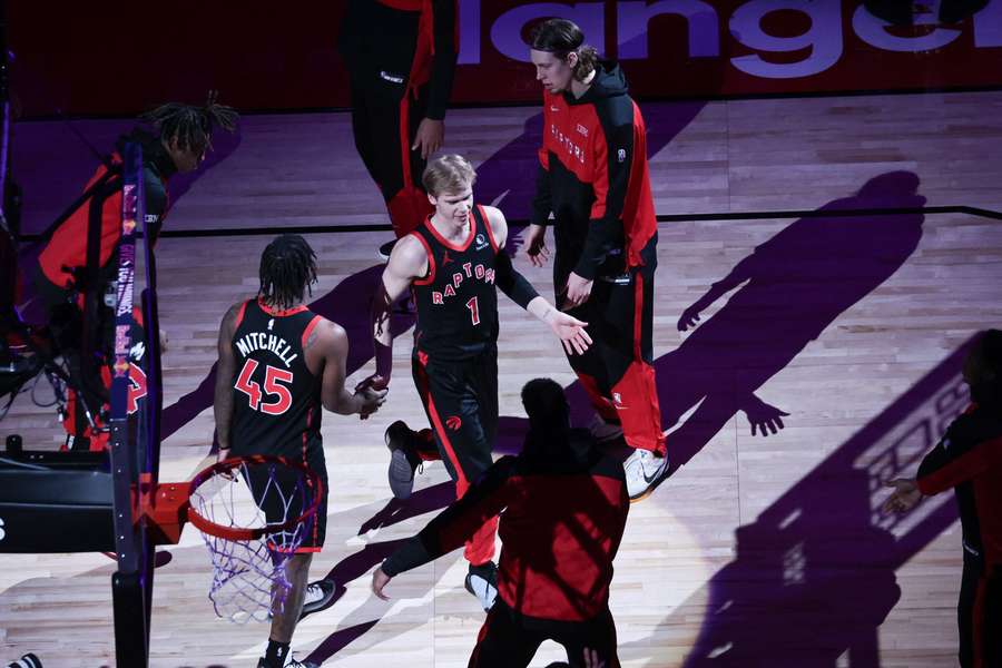 Los Raptors ganaron en casa.